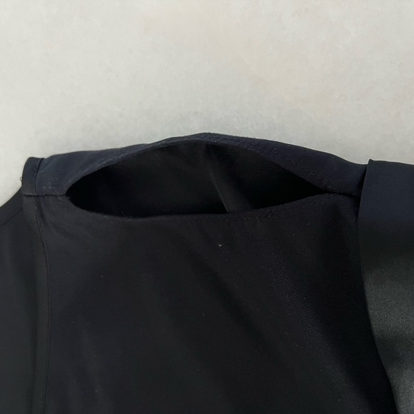 🎀Express black open shoulders blouse size XS🎀 excellent used condition!! - Picture 4 of 4